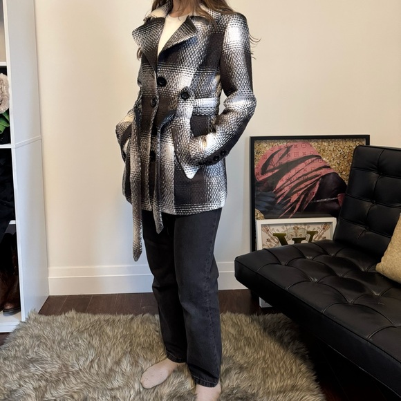 Women’s UK2LA plaid trench coat - Picture 7 of 7